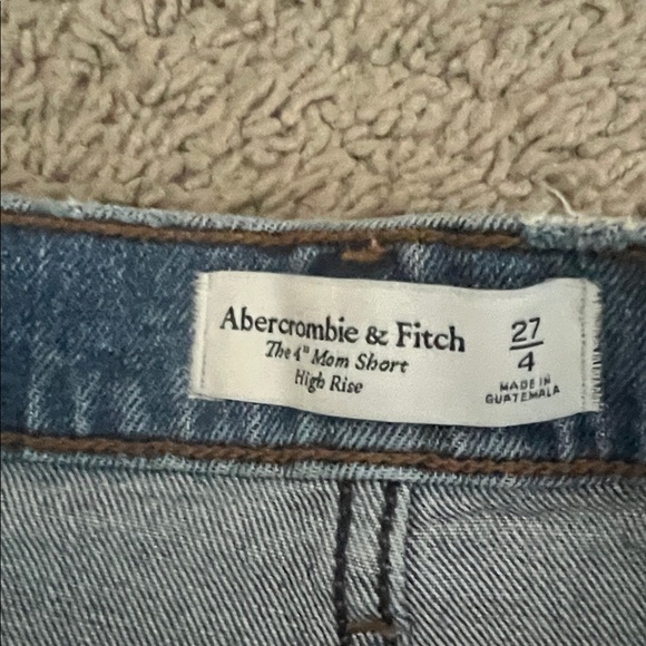 Abercrombie-Distressed Denim Women Shorts - Picture 3 of 3